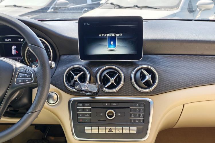 Used Mercedes-Benz GLA 2017 GLA 200 Sport Edition Audio And AC Panel