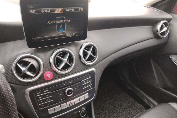Used Mercedes-Benz GLA 2017 GLA 200 Sport Edition Audio And AC Panel