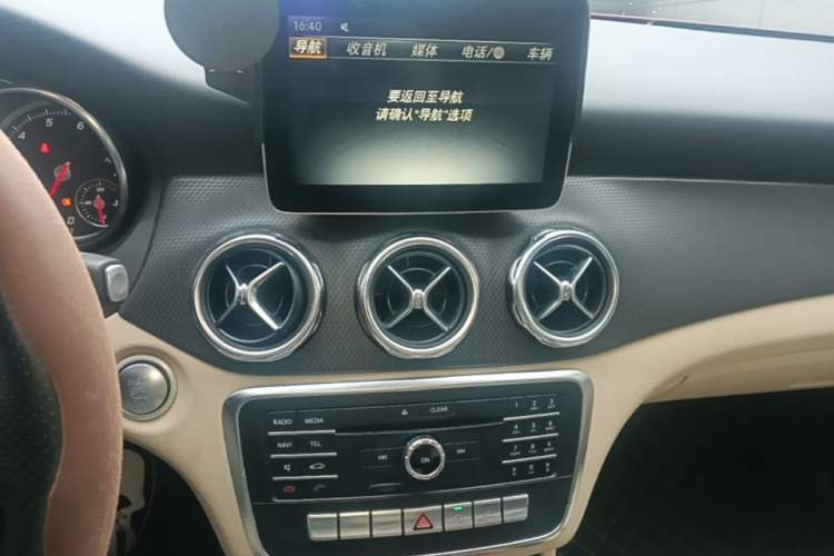 Used Mercedes-Benz GLA 2017 GLA 200 Sport Edition Audio And AC Panel