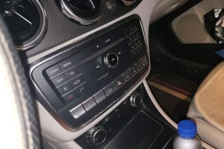 Used Mercedes-Benz GLA 2017 GLA 220 4MATIC Fashion Model Audio And AC Panel