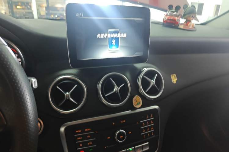 Used Mercedes-Benz GLA 2017 GLA 200 Sport Edition Audio And AC Panel