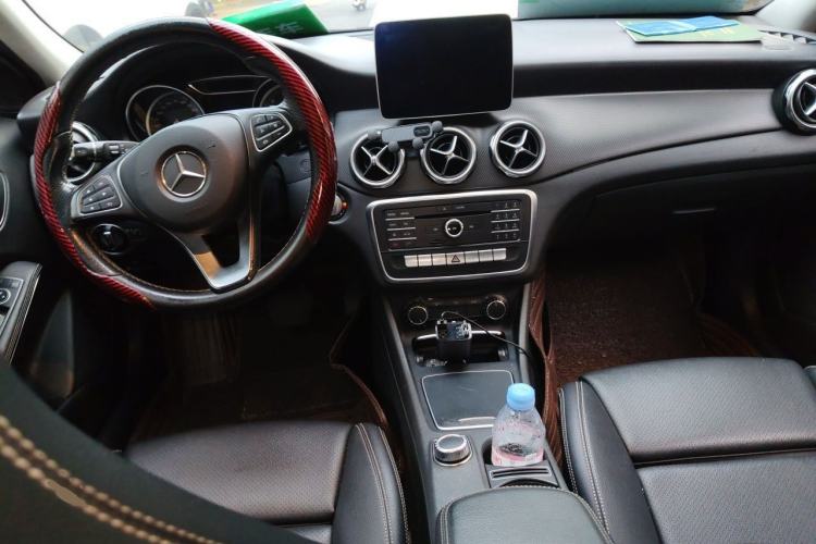 Used Mercedes-Benz GLA 2017 GLA 200 Sport Edition Center Console