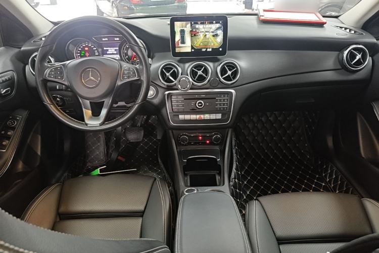 Used Mercedes-Benz GLA 2017 GLA 200 Sport Edition Center Console