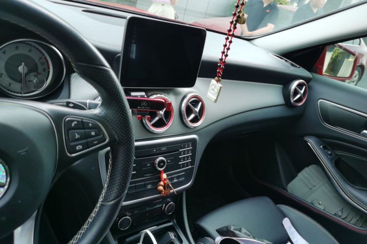 Used Mercedes-Benz GLA 2017 GLA 200 Fashion Model Center Console