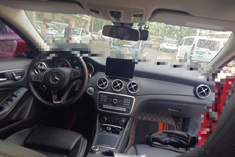 Used Mercedes-Benz GLA 2017 GLA 200 Fashion Model Center Console