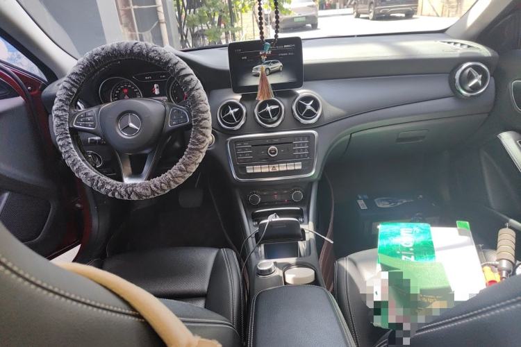 Used Mercedes-Benz GLA 2017 GLA 200 Fashion Model Center Console