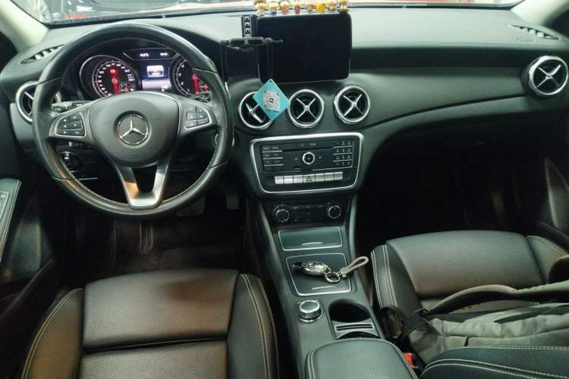 Used Mercedes-Benz GLA 2017 GLA 200 Fashion Model Center Console