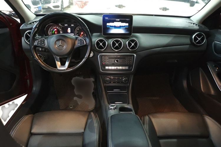 Used Mercedes-Benz GLA 2017 GLA 200 Sport Edition Center Console
