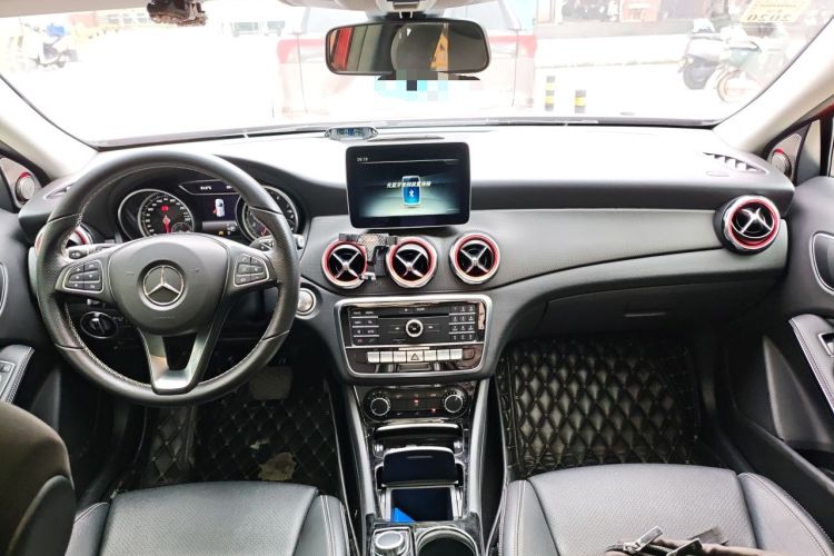 Used Mercedes-Benz GLA 2017 GLA 200 Sport Edition Center Console