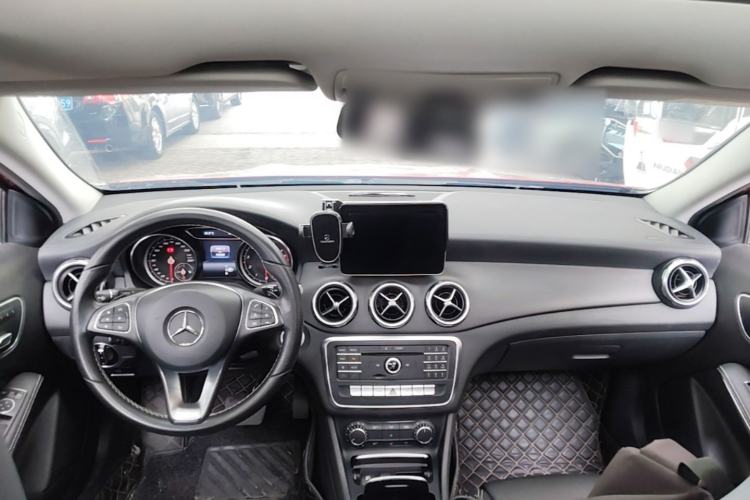 Used Mercedes-Benz GLA 2017 GLA 200 Fashion Model Center Console