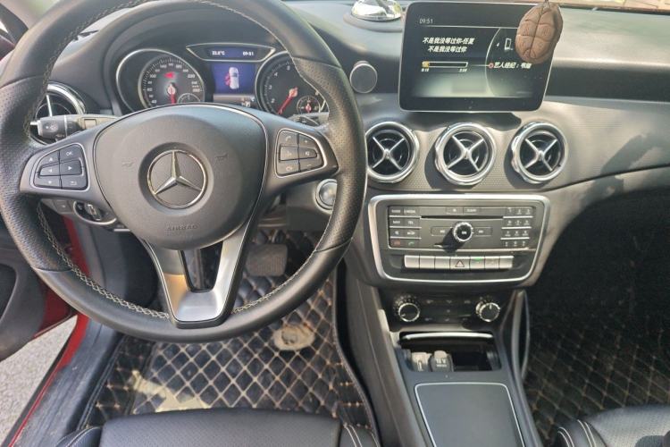 Used Mercedes-Benz GLA 2017 GLA 200 Sport Edition Center Console