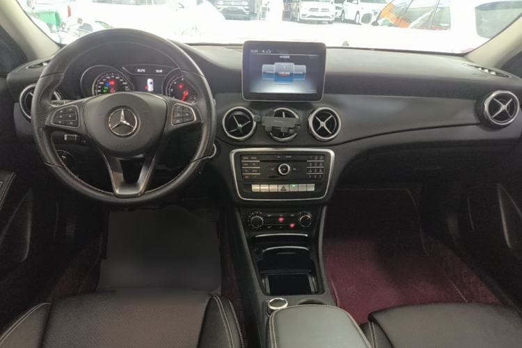 Used Mercedes-Benz GLA 2017 GLA 200 Fashion Model Center Console