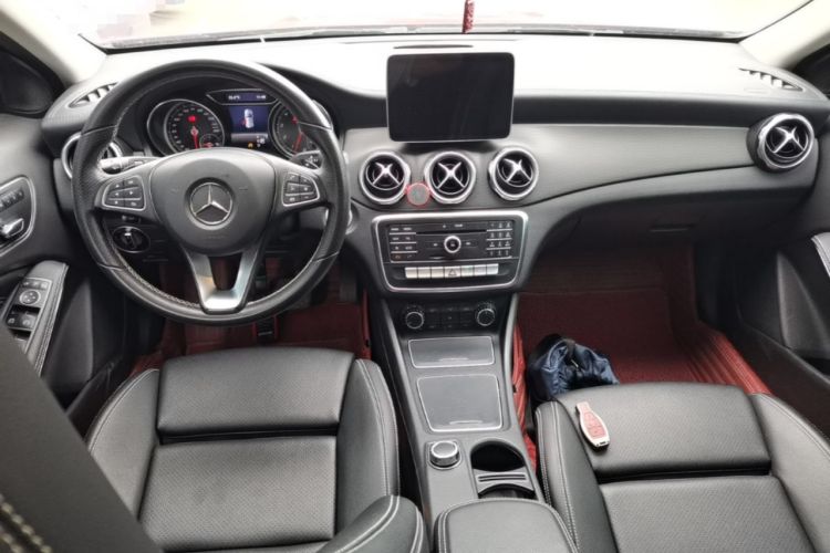 Used Mercedes-Benz GLA 2017 GLA 200 Fashion Model Center Console