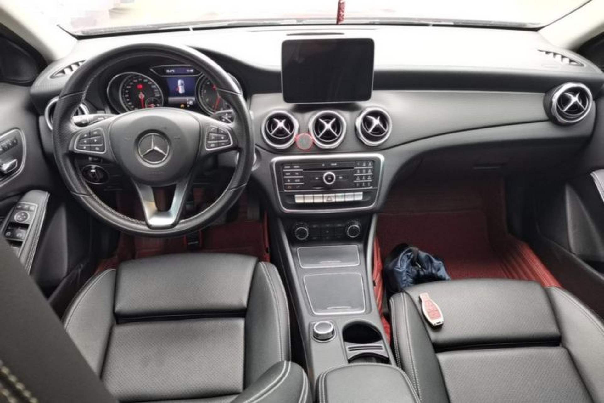 Used Mercedes-Benz GLA 2017 GLA 200 Fashion Model Center Console