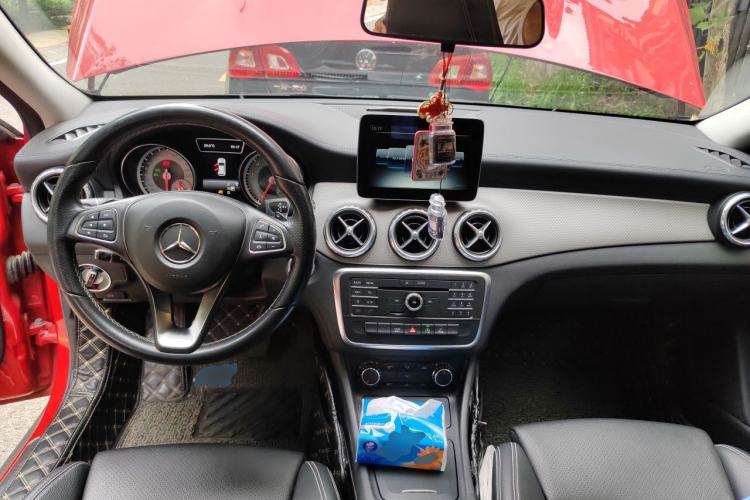 Used Mercedes-Benz GLA 2017 GLA 200 Sport Edition Center Console