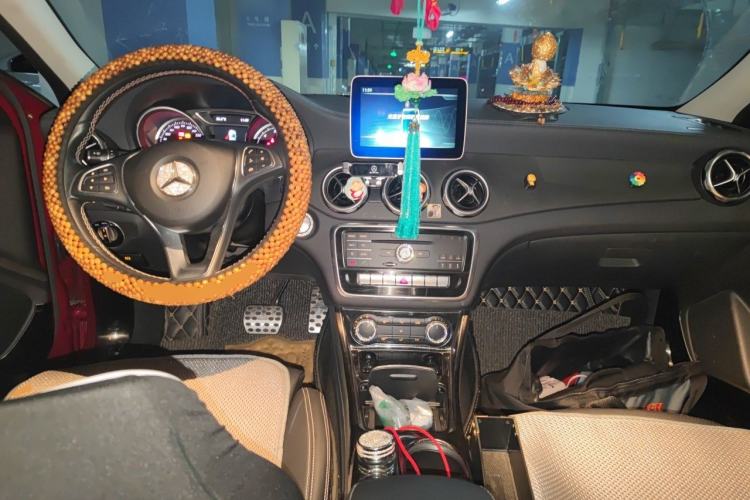 Used Mercedes-Benz GLA 2017 GLA 200 Fashion Model Center Console