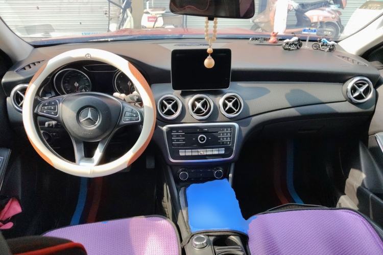 Used Mercedes-Benz GLA 2017 GLA 200 Sport Edition Center Console