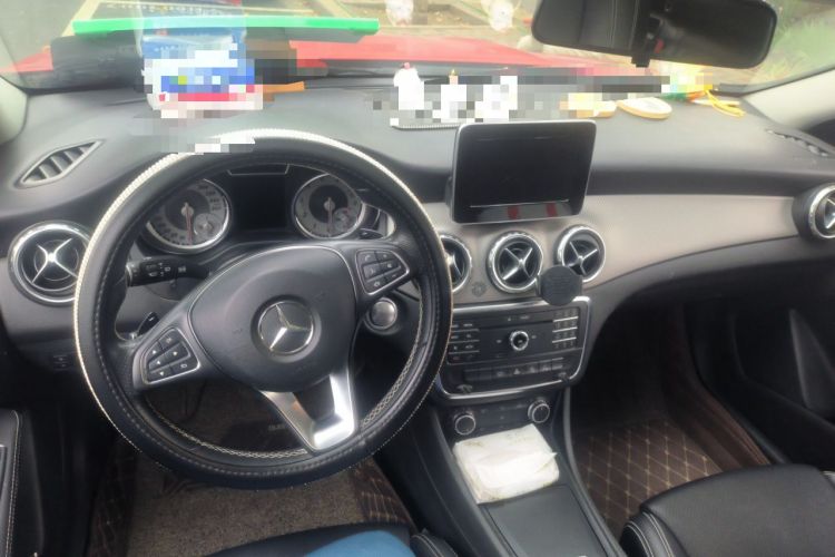 Used Mercedes-Benz GLA 2017 GLA 200 Sport Edition Center Console