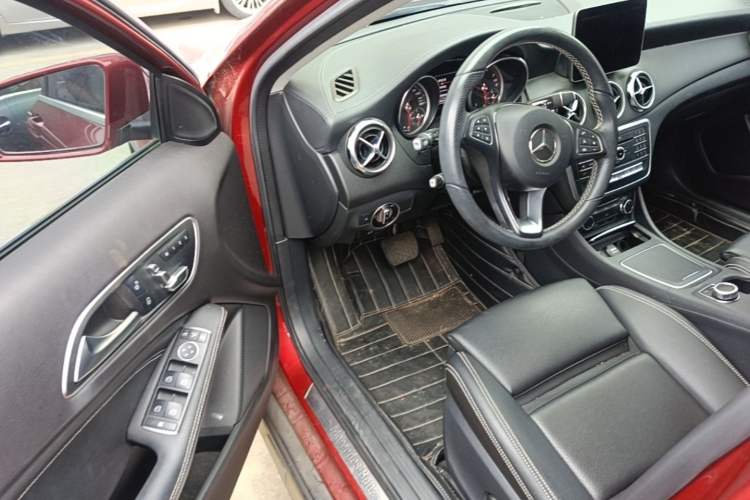 Used Mercedes-Benz GLA 2017 GLA 200 Fashion Model Driver Seat