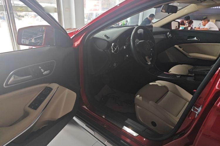 Used Mercedes-Benz GLA 2017 GLA 200 Fashion Model Driver Seat