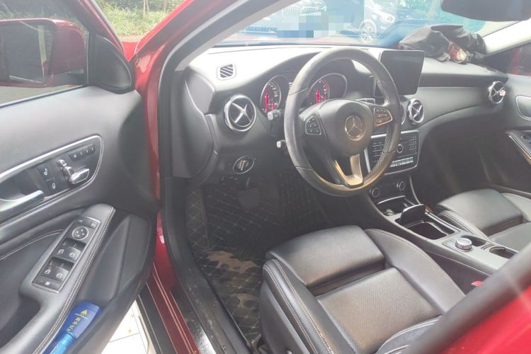 Used Mercedes-Benz GLA 2017 GLA 200 Sport Edition Driver Seat