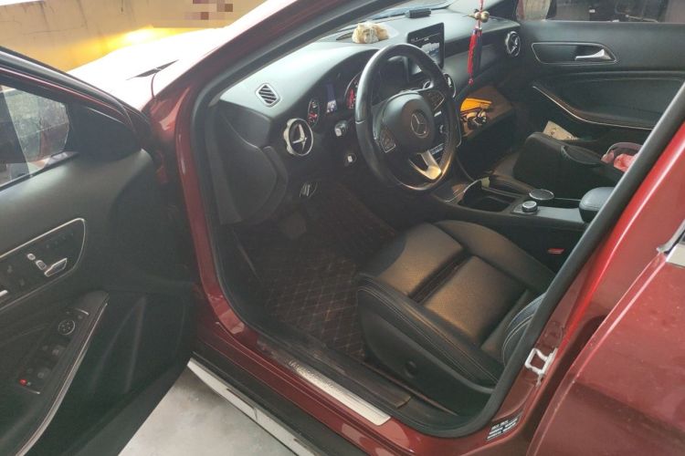 Used Mercedes-Benz GLA 2017 GLA 200 Sport Edition Driver Seat