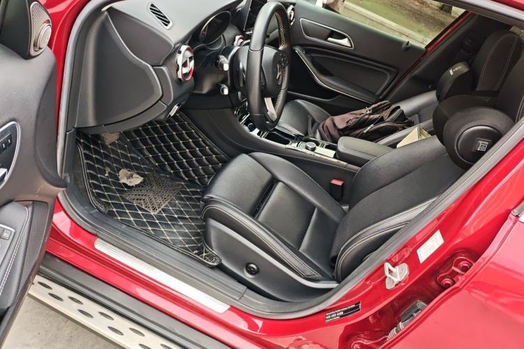 Used Mercedes-Benz GLA 2017 GLA 200 Sport Edition Driver Seat