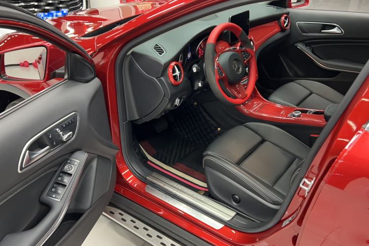 Used Mercedes-Benz GLA 2017 GLA 200 Sport Edition Driver Seat