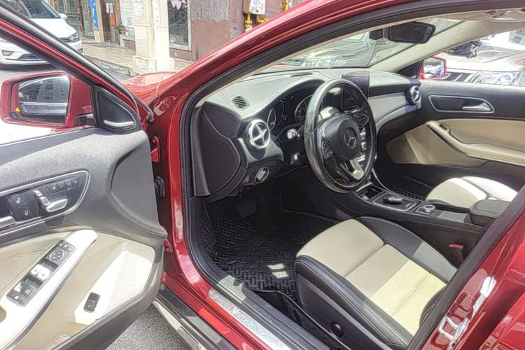 Used Mercedes-Benz GLA 2017 GLA 200 Fashion Model Driver Seat