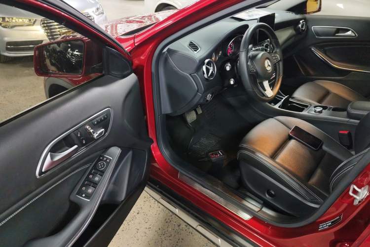 Used Mercedes-Benz GLA 2017 GLA 220 4MATIC Fashion Model Driver Seat