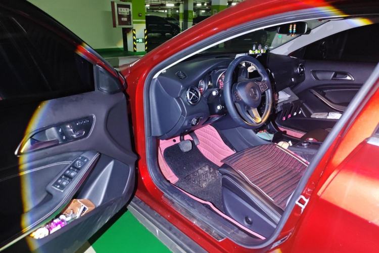 Used Mercedes-Benz GLA 2017 GLA 200 Sport Edition Driver Seat