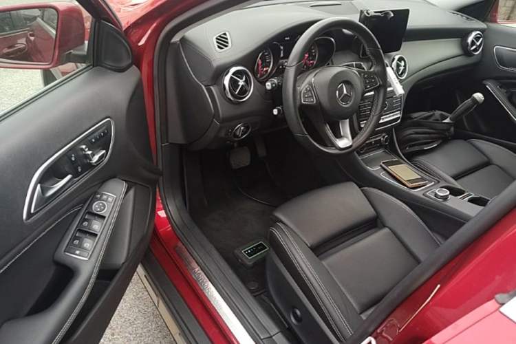 Used Mercedes-Benz GLA 2017 GLA 220 4MATIC Fashion Model Driver Seat