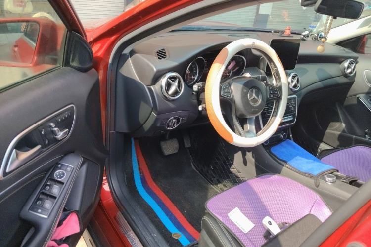 Used Mercedes-Benz GLA 2017 GLA 200 Sport Edition Driver Seat