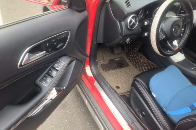 Used Mercedes-Benz GLA 2017 GLA 200 Sport Edition Driver Seat