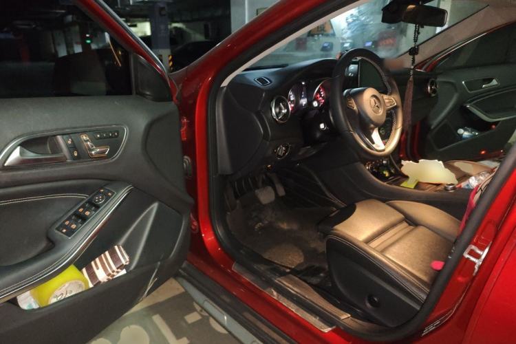 Used Mercedes-Benz GLA 2017 GLA 200 Sport Edition Driver Seat