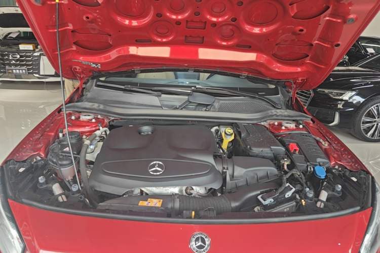 Used Mercedes-Benz GLA 2017 GLA 200 Fashion Model Engine Bay