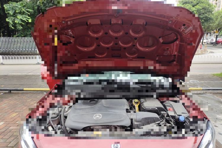 Used Mercedes-Benz GLA 2017 GLA 220 4MATIC Fashion Model Engine Bay