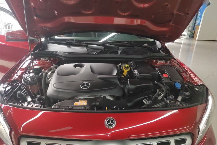 Used Mercedes-Benz GLA 2017 GLA 200 Fashion Model Engine Bay