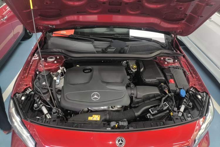 Used Mercedes-Benz GLA 2017 GLA 200 Fashion Model Engine Bay