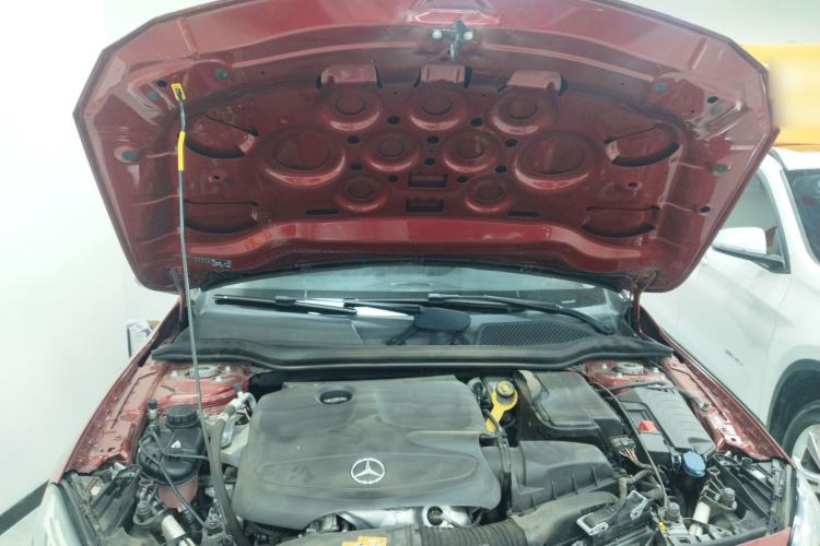 Used Mercedes-Benz GLA 2017 GLA 200 Fashion Model Engine Bay
