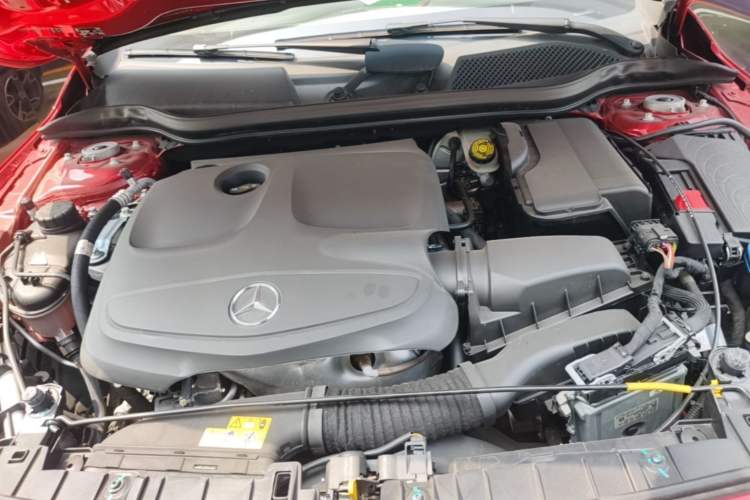 Used Mercedes-Benz GLA 2017 GLA 220 4MATIC Fashion Model Engine Bay