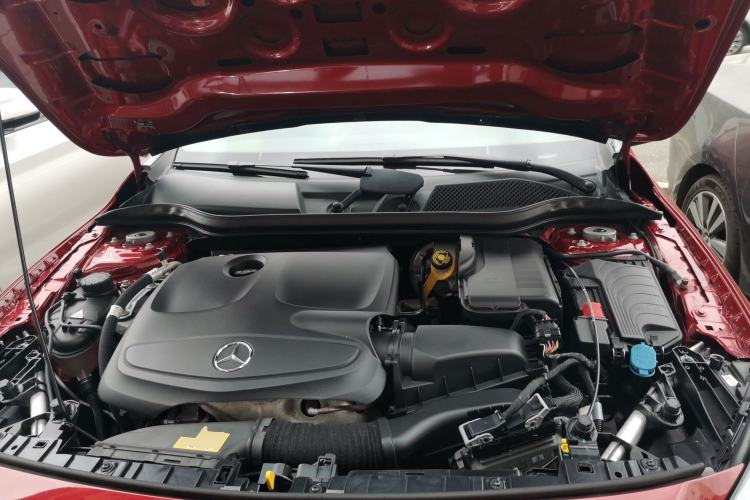Used Mercedes-Benz GLA 2017 GLA 220 4MATIC Fashion Model Engine Bay
