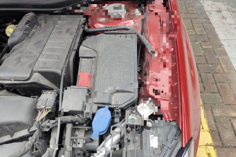 Used Mercedes-Benz GLA 2017 GLA 220 4MATIC Fashion Model Engine Bay Left