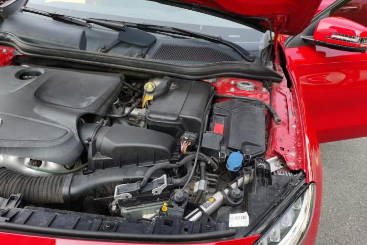 Used Mercedes-Benz GLA 2017 GLA 200 Fashion Model Engine Bay Left