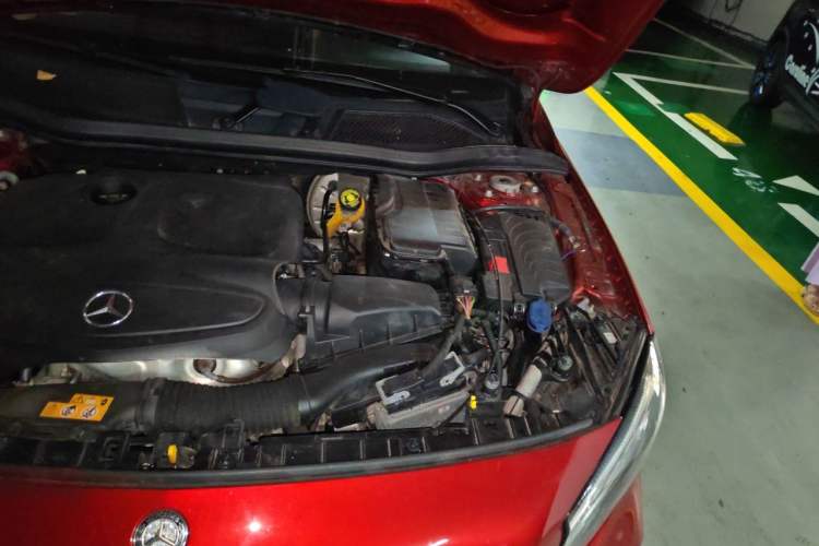 Used Mercedes-Benz GLA 2017 GLA 200 Fashion Model Engine Bay Left