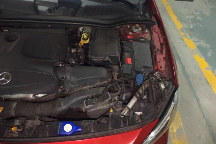 Used Mercedes-Benz GLA 2017 GLA 200 Fashion Model Engine Bay Left