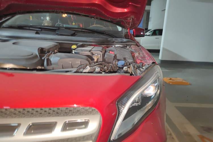 Used Mercedes-Benz GLA 2017 GLA 200 Fashion Model Engine Bay Left
