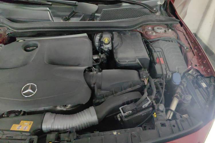 Used Mercedes-Benz GLA 2017 GLA 200 Fashion Model Engine Bay Left