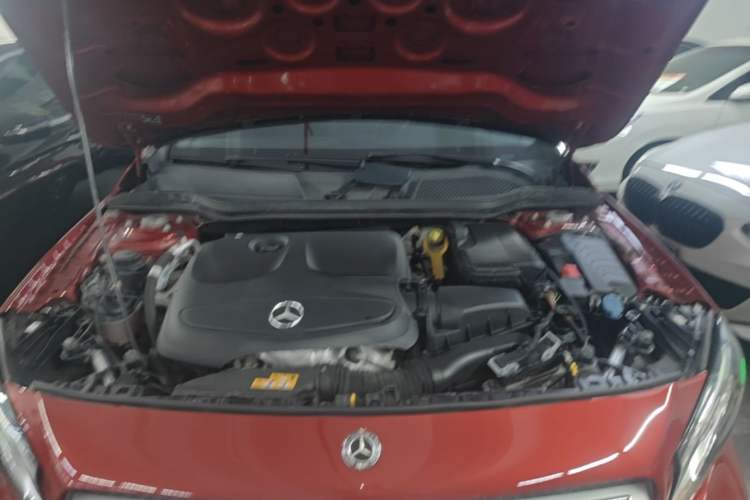 Used Mercedes-Benz GLA 2017 GLA 200 Fashion Model Engine Bay