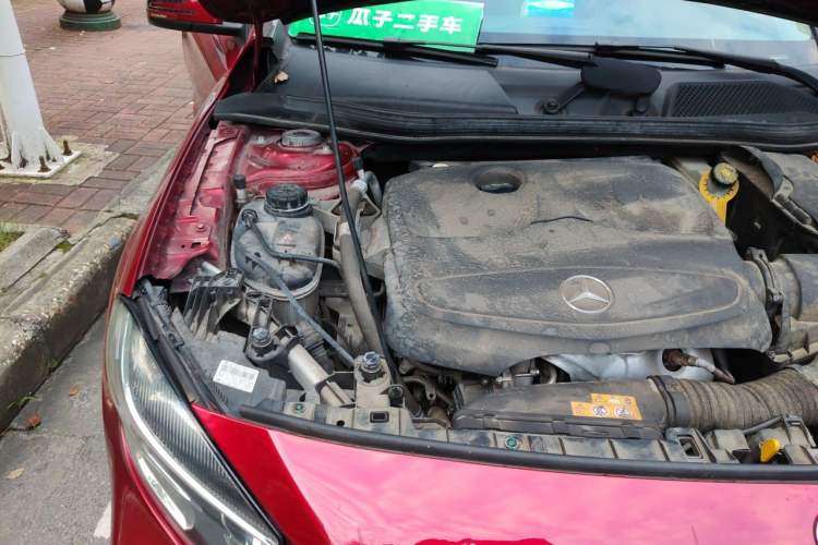 Used Mercedes-Benz GLA 2017 GLA 200 Sport Edition Engine Bay Right